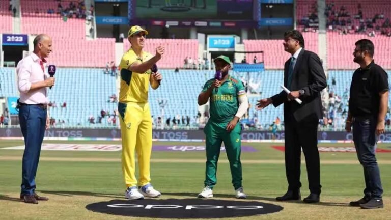 AUS vs SA: ऑस्ट्रेलिया ने टॉस जीतकर पहले गेंदबाजी का किया बड़ा फैसला, देखें दोनों टीमों की प्लेइंग XI