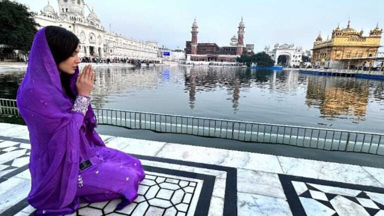 राशि खन्ना ने अपने जन्मदिन पे अमृतसर के गोल्डन टेम्पल जाकर आशीर्वाद लिया