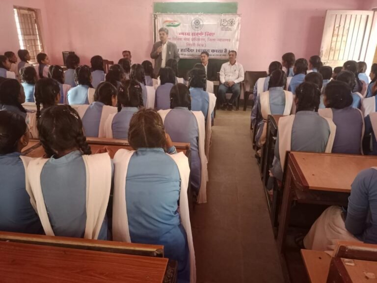 शासकीय उच्चतर माध्यमिक विद्यालय मठ मंदिर सिवनी में आयोजित हुआ विधिक साक्षरता शिविर