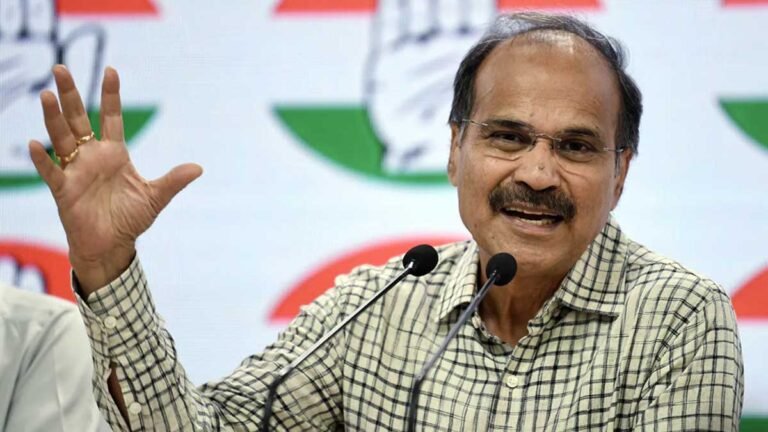 संसद सुरक्षा उल्लंघन: विपक्ष ने सरकार पर हमला बोला, चिंता भटकाने का आरोप लगाया