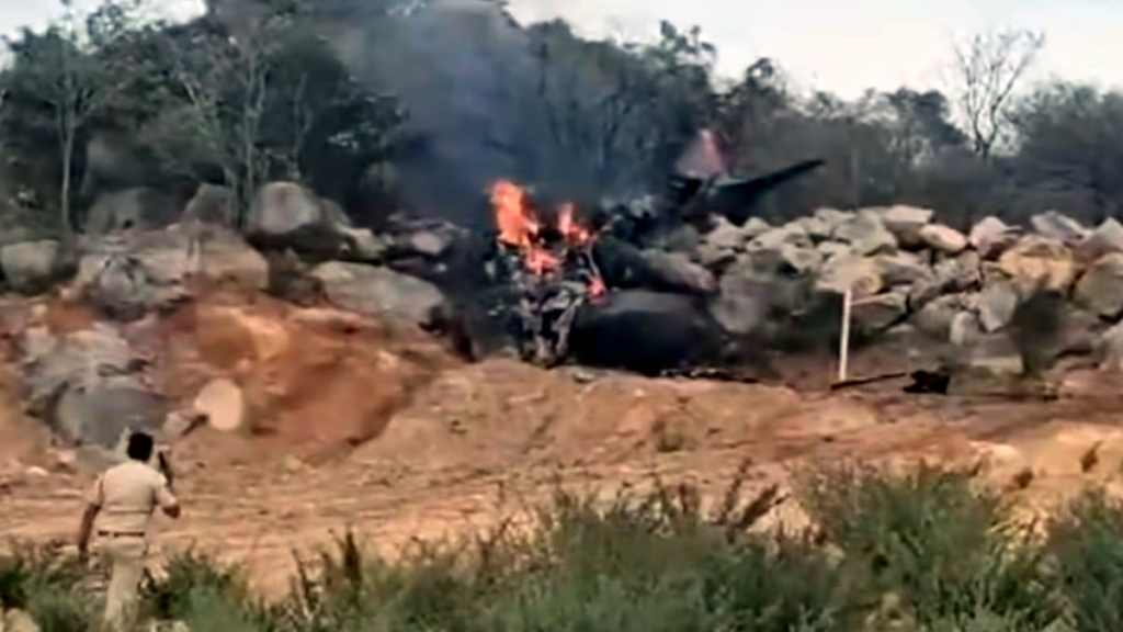 भीषण विमान दुर्घटना: हैदराबाद में जोरदार धमाका, 2 पायलटों की मौके पर ही मौत; ऐसी हालत में मिला मलबा