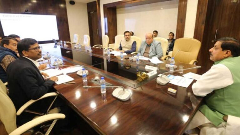 MP CM मोहन यादव ने राजस्व विभाग के मैदानी अमले की जवाबदेही सुनिश्चित करने के निर्देश दिए