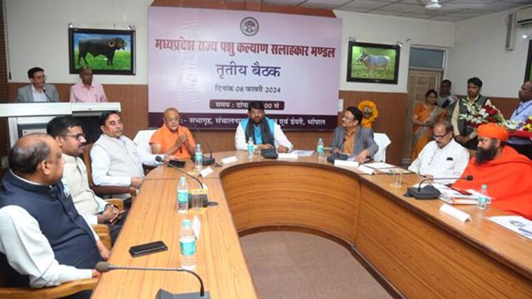 MP की गोशालाएं बनेंगी स्वावलंबी: पशुपालन मंत्री लखन पटेल