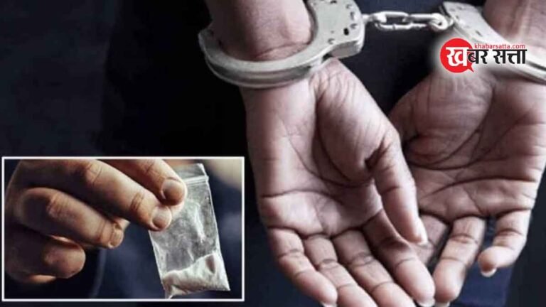 स्कूली छात्रों को नशीली दवाएं बेचने के आरोप में एक 65 वर्षीय महिला गिरफ्तार