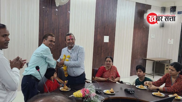 सिवनी: जिला खाद्य आपूर्ति अधिकारी को दी गई भावभीनी विदाई