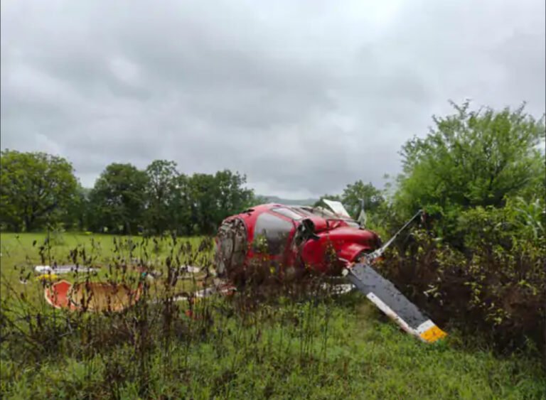 PUNE HELICOPTER CRASH: पुणे में हेलीकॉप्टर दुर्घटनाग्रस्त, कई घायल
