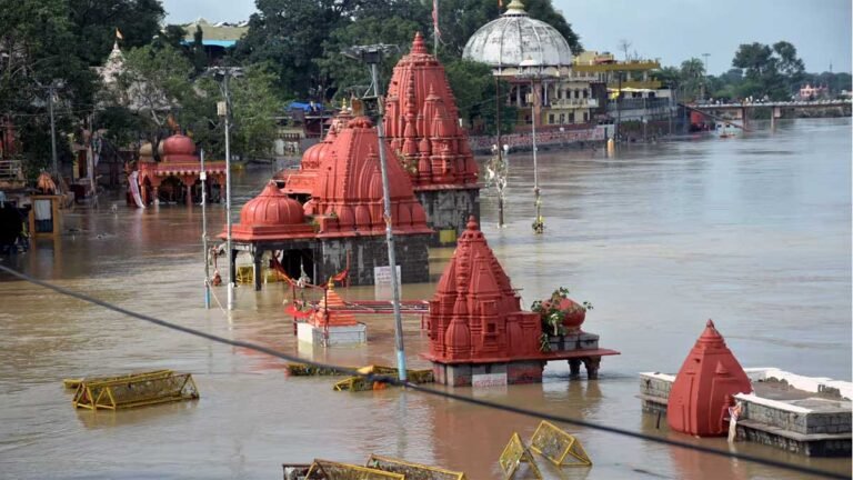 MP में जोरदार बारिश से भूस्खलन: शहडोल-कटनी मार्ग पर रेल आवागमन बाधित, क्षिप्रा नदी उफान पर