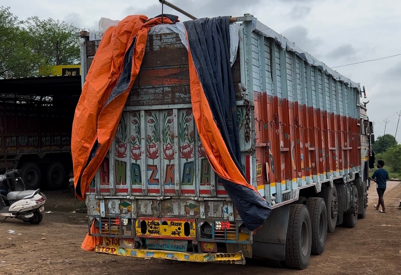 सिवनी में बजरंग दल ने पकड़ा 16 टन गौमांस, बंगाल से हैदराबाद जा रहा था ट्रक