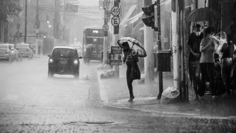 MP WEATHER TODAY: एमपी में अगले चार दिनों में भारी बारिश की संभावना, मौसम विभाग ने जारी किया अलर्ट