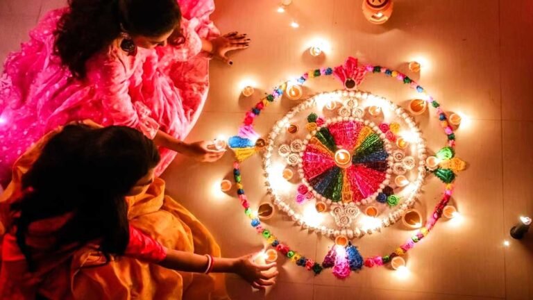 Diwali 2024: जानिए कब है दीपावली, छोटी दिवाली, धनतेरस और लक्ष्मी पूजा