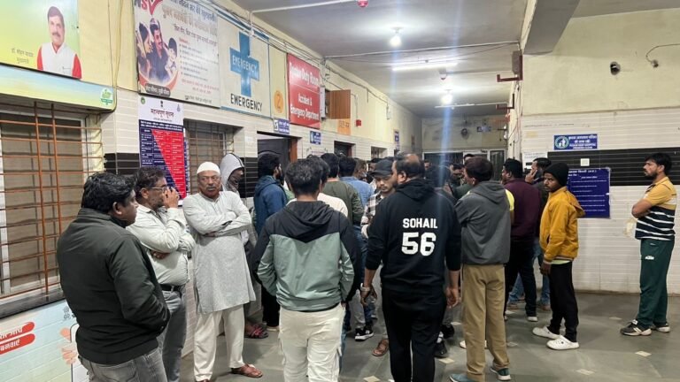 सिवनी: नगर पालिका अध्यक्ष शफीक ख़ान की कार को ट्रक ने मारी टक्कर, कार के परखच्चे उड़े; इलाज जारी