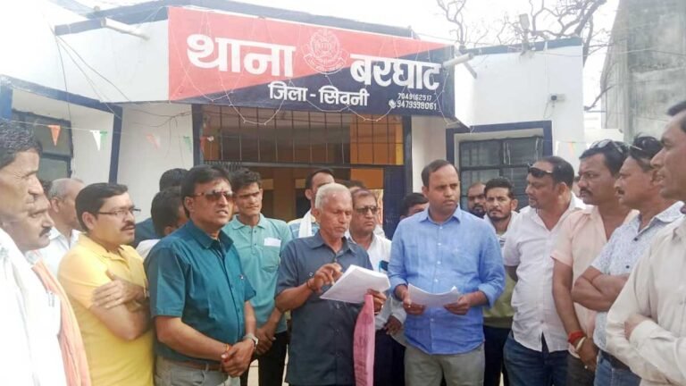 सिवनी जिले के बरघाट में शासकीय जमीन का दोहन: अतिक्रमण के खिलाफ उठाई आवाज तो शिकायत लेकर अतिक्रमणकारी पहुंचे थाने