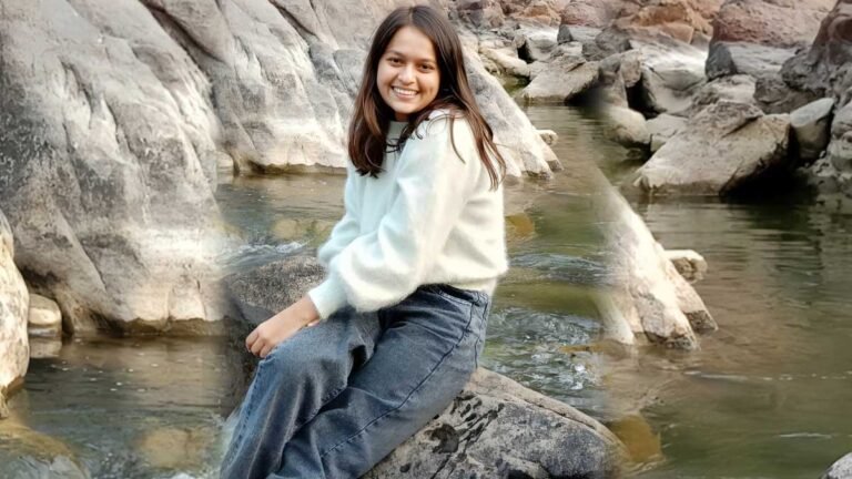 सिवनी की गौरवशाली छात्रा सुहानी तिवारी ने 12वीं में 90% अंक प्राप्त कर बढ़ाया परिवार और स्कूल का मान