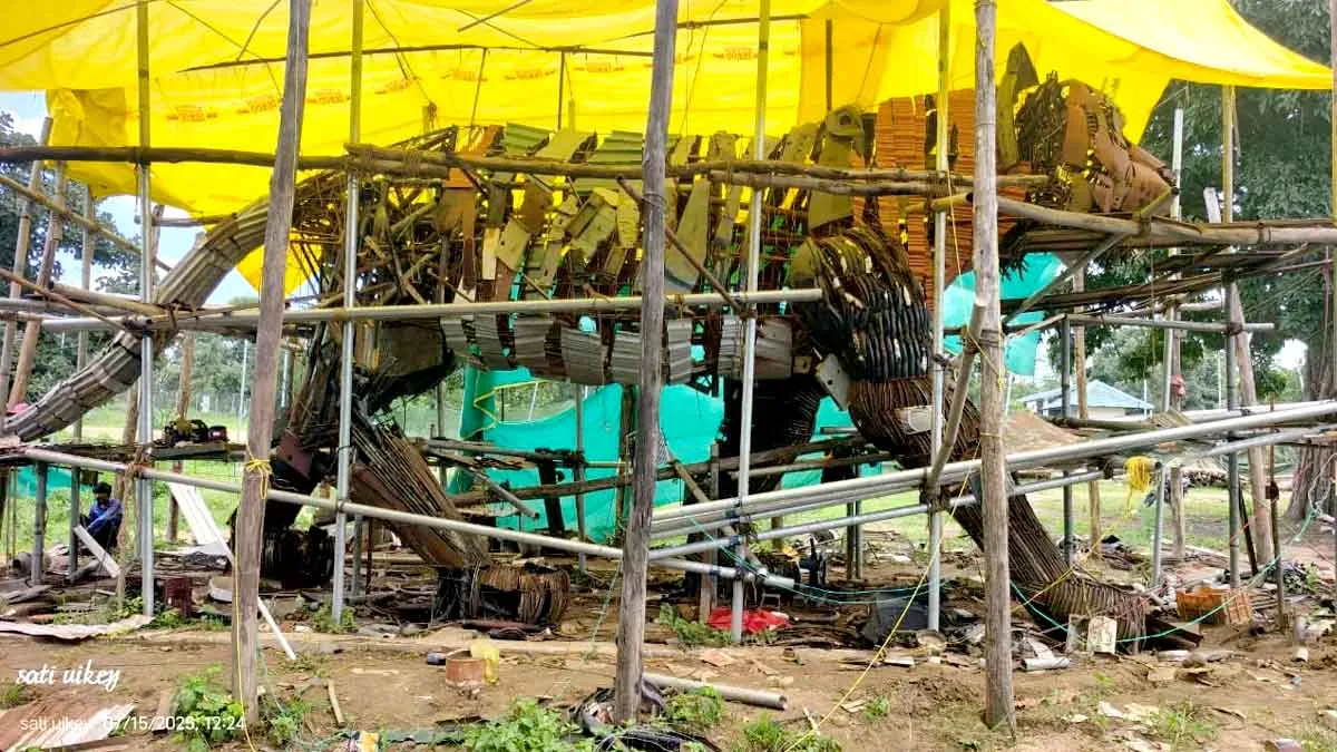 पेंच टाइगर रिजर्व में स्क्रैप मटेरियल से बन रही 16 फीट ऊंची बाघ प्रतिमा, विश्व रिकॉर्ड की ओर अग्रसर