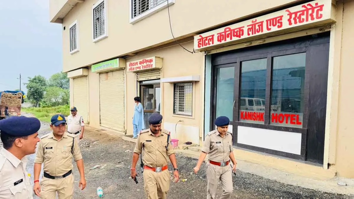 एक्शन मोड में सिवनी पुलिस: होटलों में अचानक दबिश, अवैध गतिविधियों पर कसा शिकंजा - VIDEO