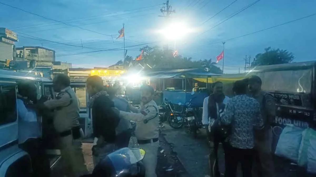 सिवनी: सार्वजनिक स्थानों पर चल रही थी शराब पार्टी, कोतवाली पुलिस ने दबोचा, 11 आरोपी गिरफ्तार