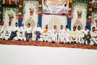 Slogans of 'vote thieves leave the throne' echoed in Barghat, Congress's foot march attracted a huge crowd.