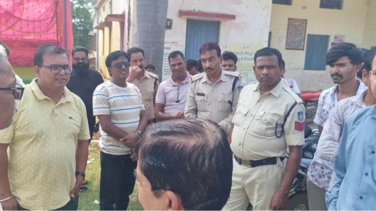 तहसीलदार और थाना प्रभारी ने हटवाई फटाखा दुकानें — बदला फटाखा बाजार का स्थान