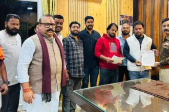 Hindu deities were insulted and Bajrang Dal workers were attacked in Jabalpur; a memorandum was submitted to the Chief Minister in Seoni.