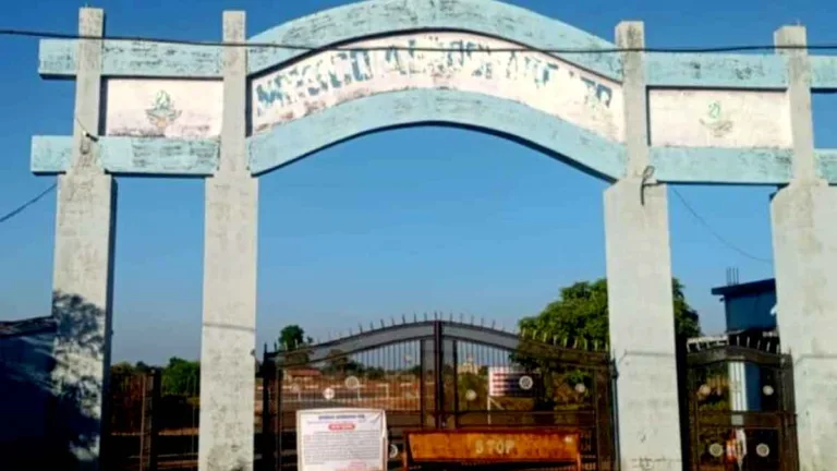 सीधी-सादी नहीं, सख्त कार्रवाई! SEONI में ‘मेसको एयर स्पेस’ पर गिरी शासन की गाज, हवाई पट्टी सील, 50 लाख जब्त