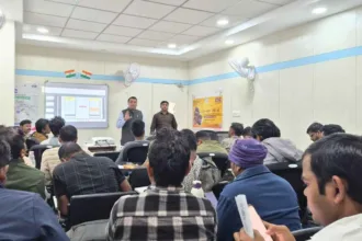 Now lawyers will come to your home! Free legal advice available at your doorstep through Tele-Law service in Seoni; a historic workshop for CSC VLEs concludes.