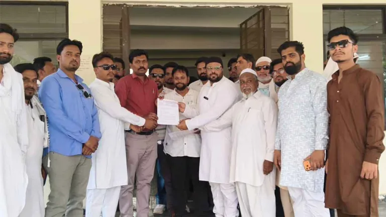 सिवनी में गाय को राष्ट्रीय पशु बनाने की मांग ने पकड़ा जोर! मुस्लिम विकास परिषद का बड़ा कदम, सौंपा राष्ट्रपति तक ज्ञापन