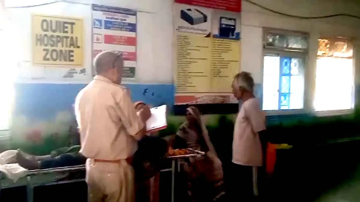 घंसौर के खमरिया बाजार में सर्पदंश से महिला की मौत के बाद अस्पताल से जुड़ी सांकेतिक तस्वीर।
